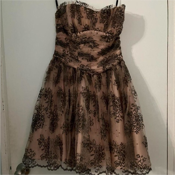 Betsey Johnson Dresses & Skirts - Betsey Johnson Collection Vintage Strapless Lace Dress – Size 2